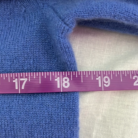 NEW J Crew Cashmere classic-fit crewneck sweater!!! - Picture 2 of 4